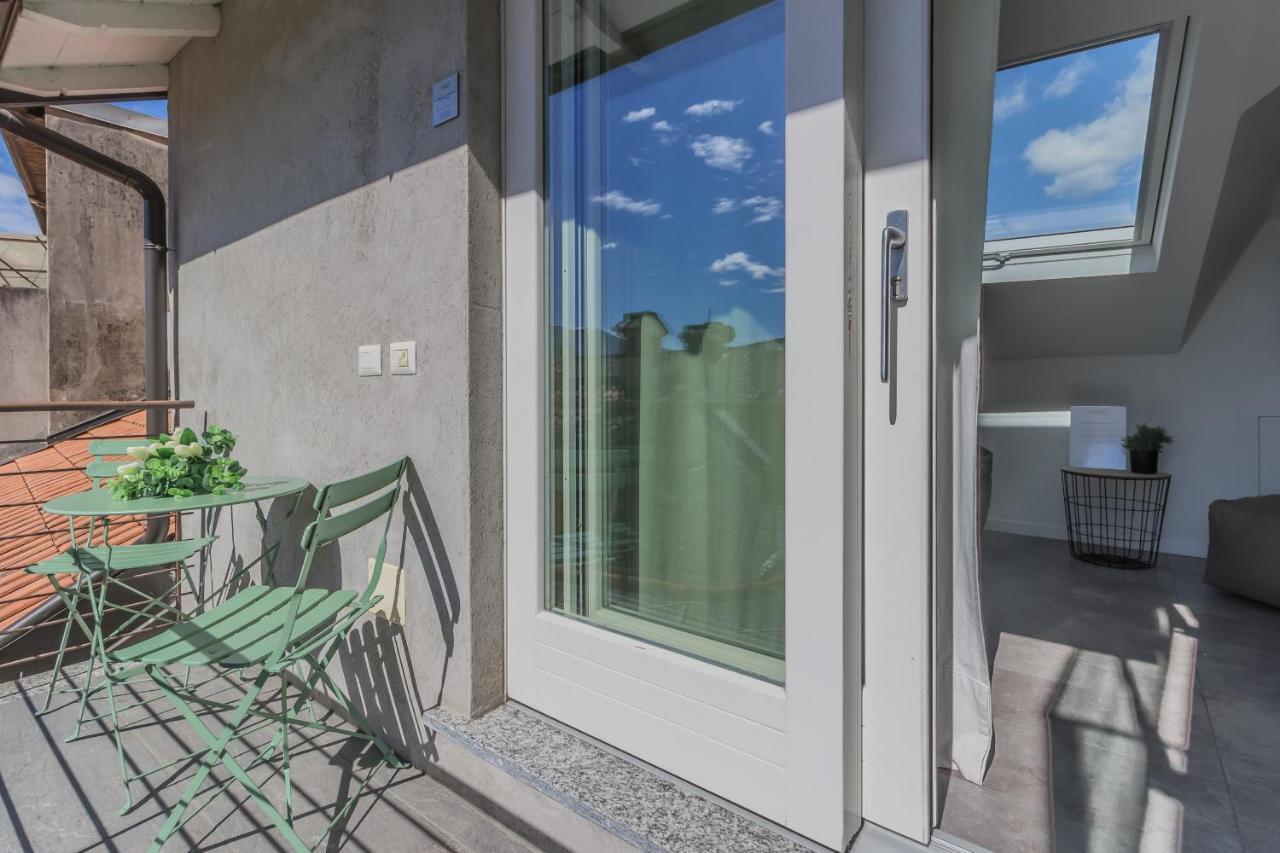 瓦伦纳La Terrazza Di Marta公寓 外观 照片